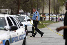 Muž v Texasu se bránil proti pěti lupičům za pomocí svého AK-47