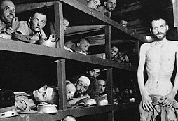 Děsivá svědectví vězňů po osvobození koncentračního tábora Buchenwald