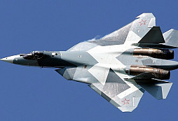 Premiéra ruského supermoderního stíhacího letounu páté generace Su-57E