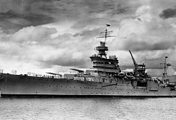 Prokletý křižník USS Indianapolis - Tragédie, která stála 880 lidských životů