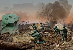 Legendární plastové figurky vojáků zažijí revoluci - nově se budou vyrábět i vojákyně