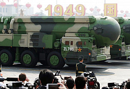 Čína zatloukla hřebík do rakve smlouvy o snižování počtu jaderných zbraní