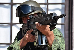 Aztécký ohnivý had aneb mexická útočná puška FX-05 Xiuhcoatl