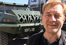 Petr Čtvrtníček v novém českém obrněném vozidle Patriot II 4x4