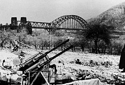 Tajná zbraň spojenců, která pomohla dobýt Ludendorffův most u Remagenu