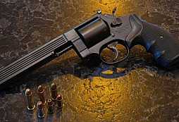 Nejvhodnější zbraň pro POSTAPO svět: Revolver Medusa 47 dokáže vystřelit až 117 druhů nábojů
