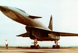 Suchoj T-4: Sovětské kladivo na americké letadlové lodě
