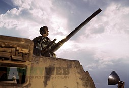 Unikátní fotky z války III. v barvě a HD kvalitě