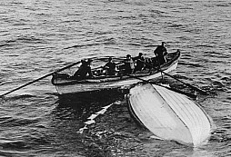 Charles Lightoller: Přežil zkázu Titanicu, bojoval v 1. světové válce a zachraňoval vojáky u Dunkirku