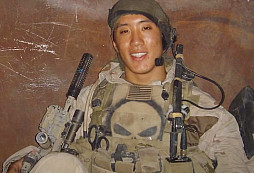 Navy Seal, doktor a astronaut: Jonny Kim si splnil všechny své životní sny