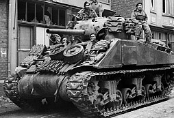 Sherman: Známý tank US Army a USMC opředený řadou nelichotivých legend