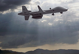Indie pomocí dronů rychle uzavírá mezery ve své obraně