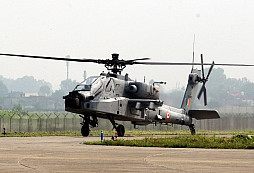 Ministerstvo zahraničí USA dalo zelenou prodeji vrtulníků Apache do Kuvajtu