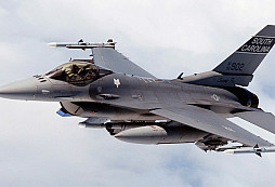 Mechanikovi se nešťastnou náhodou podařilo zlikvidovat dvě stíhačky F-16