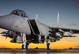 Nový americký víceúčelový bojový letoun F-15EX dostal oficiální jméno