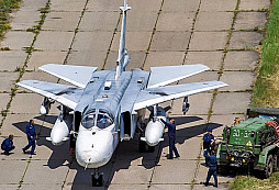 Ruské průzkumné letouny Su-24MR končí, nahradí je především bezpilotní letouny