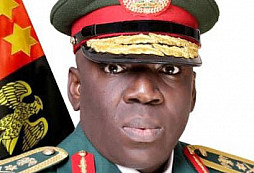 V Nigerii se zřítilo letadlo se špičkami nigerijské armády, zemřel i vrchní velitel Attahiru