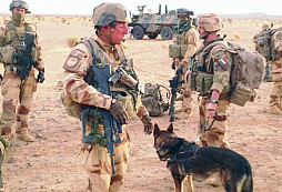 Francie ukončí operaci Barkhane v Sahelu, operovat bude s menšími silami