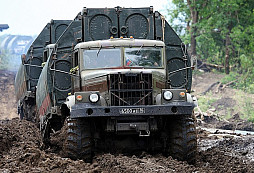 KrAZ-255: Gigantický sovětský terénní automobil pro extrémní provoz