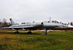 Největší stíhací letoun všech dob – predátor Tu-128 se měl "živit" strategickými bombardéry