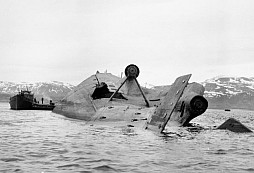 Bitevní loď Tirpitz – spoutaná pýcha Hitlerovy Kriegsmarine podlehla až desítkám pětitunových bomb