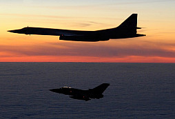 45 tun ruské demokracie v pumovnici - Tu-160 je dosud největším nadzvukovým bombardérem v historii