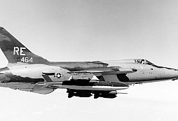 F-105 jako řešeto. Úkol zněl jasně – zničit postavení severovietnamské PVO za každou cenu