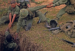 Tunelové krysy – jejich úkolem bylo bojovat s odhodlaným Vietkongem v labyrintu nástrah