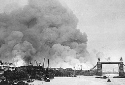 Náhodné bombardování Londýna změnilo průběh bitvy o Británii a tím i celé 2. světové války