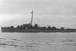 USS Samuel B. Roberts - eskortní torpédoborec, který bojoval jako bitevní loď