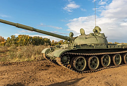 Relikty studené války aneb proč Rusové používají tanky T-62 v roce 2022
