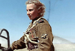 Nejúspěšnější stíhací pilotka druhé světové války porážela na letounu Jak-1 i stíhací esa Luftwaffe