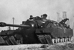 Jeden supertěžký tank T28 rozbili a druhý ztratili – 90tunovým monstrem prorostl plevel