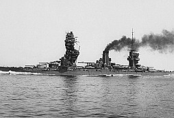 Potopení japonské bitevní lodi Fusō přežilo z 1600 jen 10 členů posádky