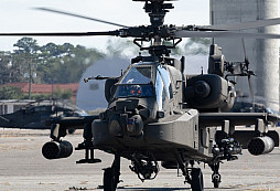 Polská armáda nakoupí téměř 100 vrtulníků Apache