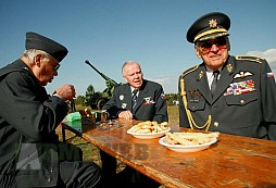 Oslava 95. narozenin brigádního generála Štandery