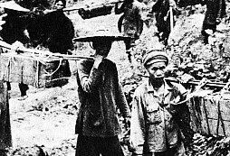 Příběh vystřízlivění severovietnamského vojáka jménem Pham Dong