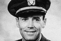 Henry Fonda sloužil během 2. světové války u amerického námořnictva – pro vlast i pro film
