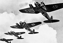Omyl německých bombardérů pomohl změnit průběh 2. světové války. Hitler se dopustil další chyby