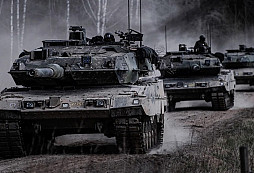 Ukrajina obdrží 10 švédských tanků Stridsvagn 122, tanků jako stvořených pro Ukrajinu