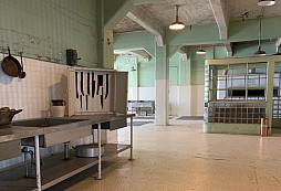 Stravování vězňů v Alcatrazu - „vykrmení vězni neutíkají“