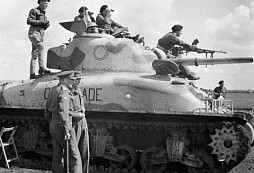 Debut tanků Sherman v severní Africe