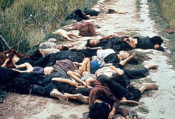 Během masakru v Mỹ Lai zachránil mnoho civilistů, doma však byl považován za zrádce