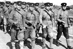 V srpnu 1945 skupina fanatických japonských důstojníků plánovala svržení císaře Hirohita