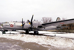 Tupolev Tu-4 "Bull" aneb jak Sověti okopírovali B-29 Superfortress