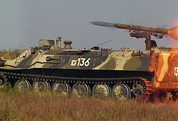 Ruská armáda dostává navzdory ekonomickým sankcím další protitanková vozidla Šturm-S a Chrizantema-S