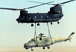 Kořist z nejcennějších. V roce 1988 se americké speciální síly zmocnily sovětského vrtulníku Mi-25