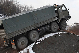 V zimě do terénu – žádná sranda aneb Tatra 815 v akci