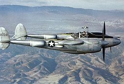 P-38 Lightning naháněl soupeřům hrůzu. Jeho rychlost přispěla k lepšímu pochopení aerodynamiky