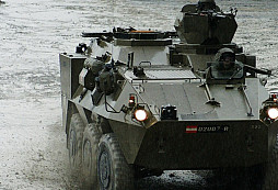 Rakousko posílí svou armádu o 225 nových kolových obrněných vozidel Pandur EVO